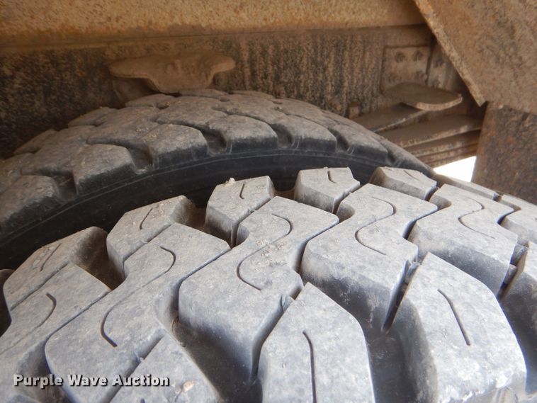 image for item ED9478 1994 GMC TopKick C6500 bucket truck