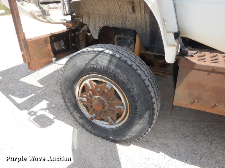 image for item ED9478 1994 GMC TopKick C6500 bucket truck