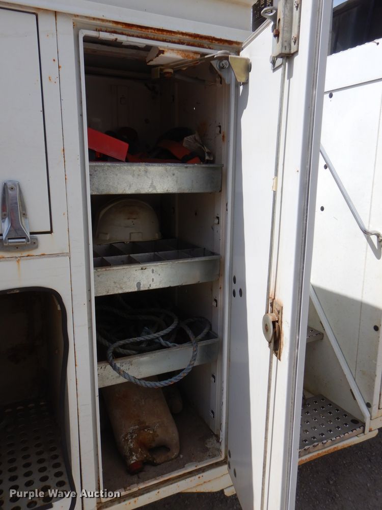 image for item ED9478 1994 GMC TopKick C6500 bucket truck