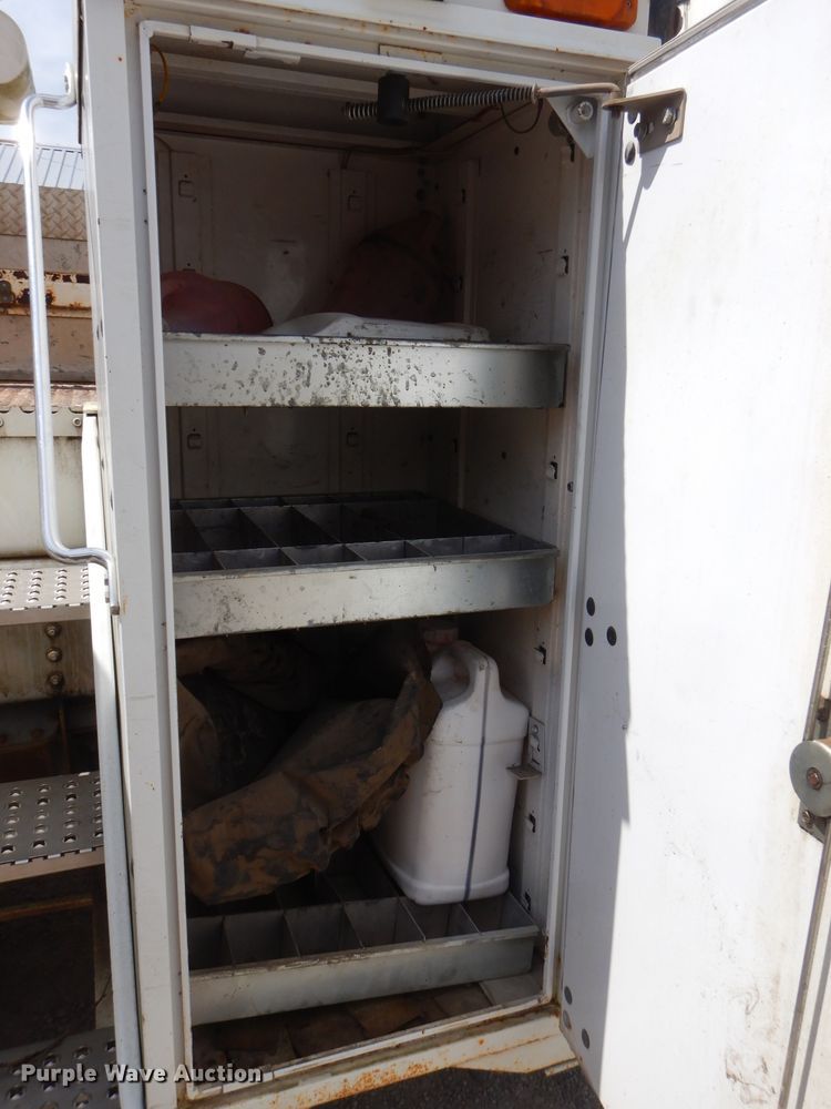 image for item ED9478 1994 GMC TopKick C6500 bucket truck