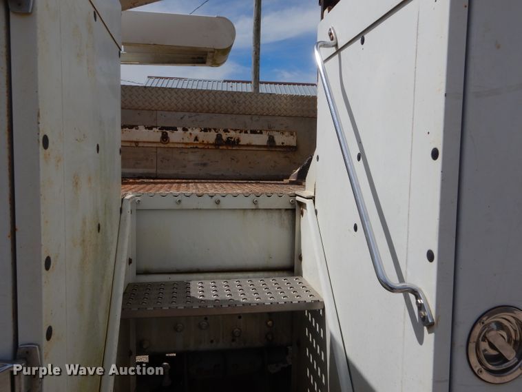 image for item ED9478 1994 GMC TopKick C6500 bucket truck