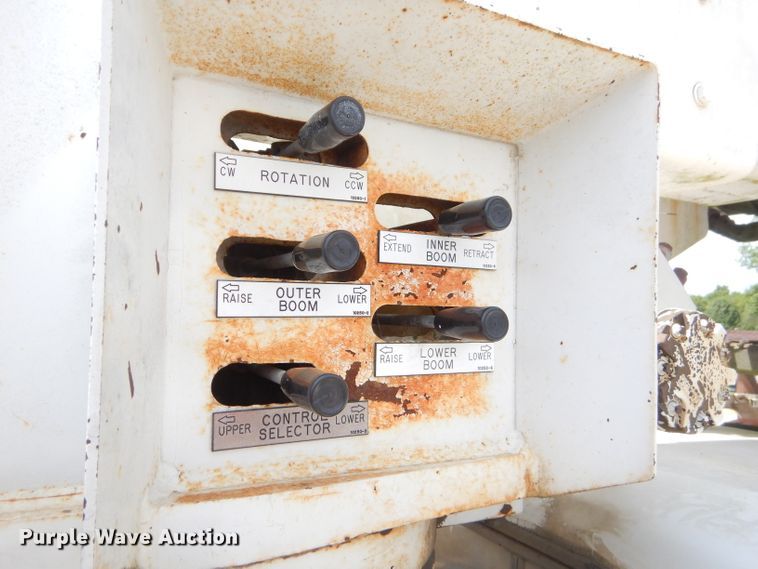 image for item ED9478 1994 GMC TopKick C6500 bucket truck