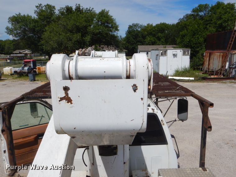 image for item ED9478 1994 GMC TopKick C6500 bucket truck