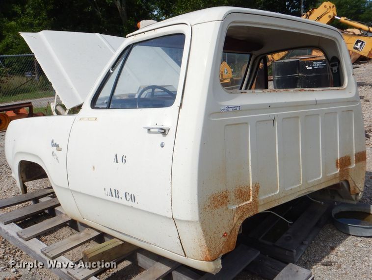 image for item ED9480 1980 Dodge Custom 300 cab