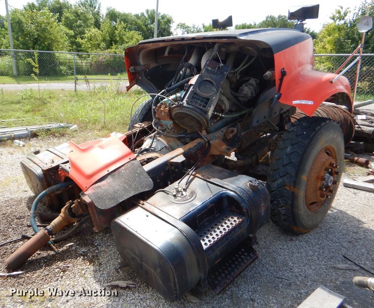 image for item ED9481 1993 International 4900 front end