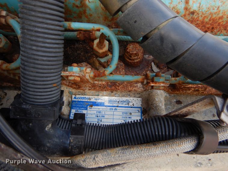 image for item ED9481 1993 International 4900 front end