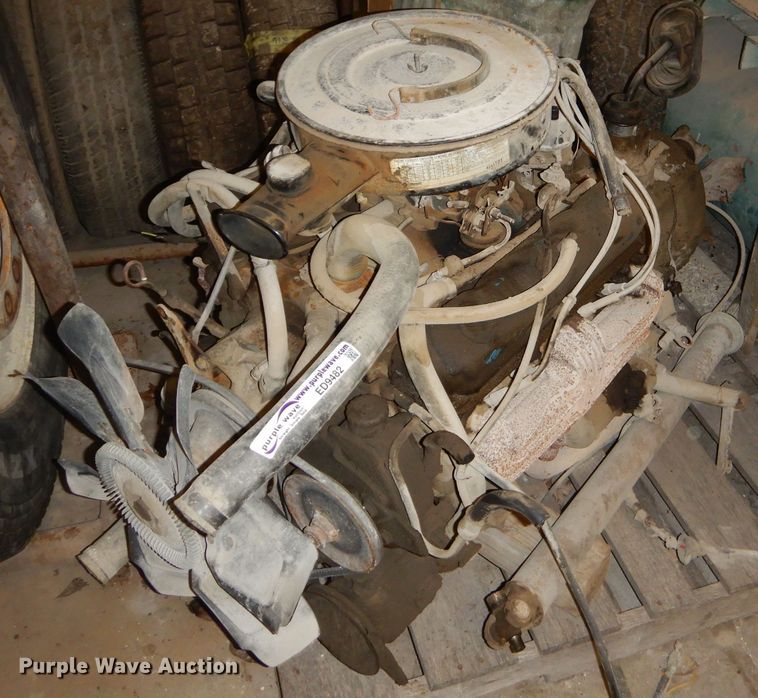 image for item ED9482 318 C.I.D. eight cylinder gas engine