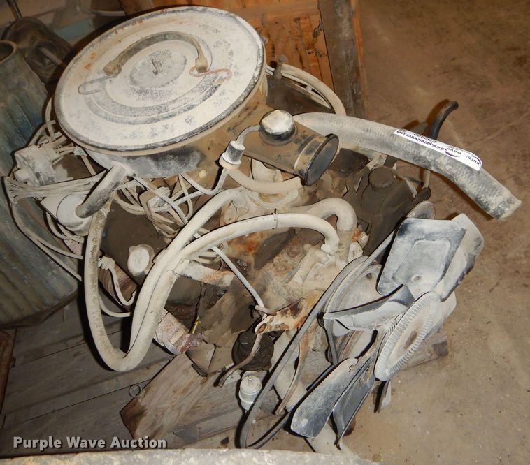 image for item ED9482 318 C.I.D. eight cylinder gas engine