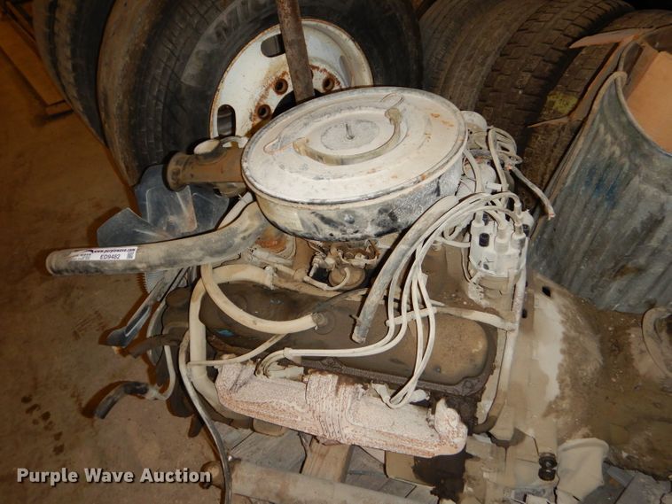 image for item ED9482 318 C.I.D. eight cylinder gas engine