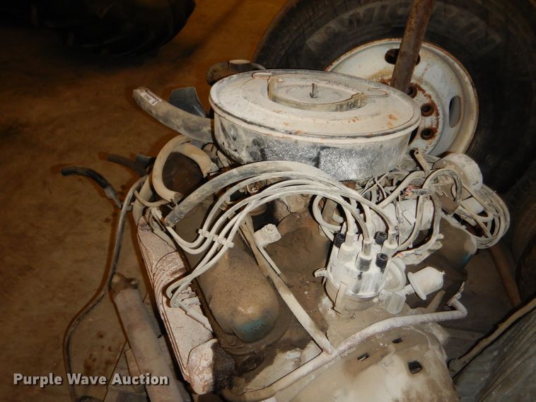 image for item ED9482 318 C.I.D. eight cylinder gas engine