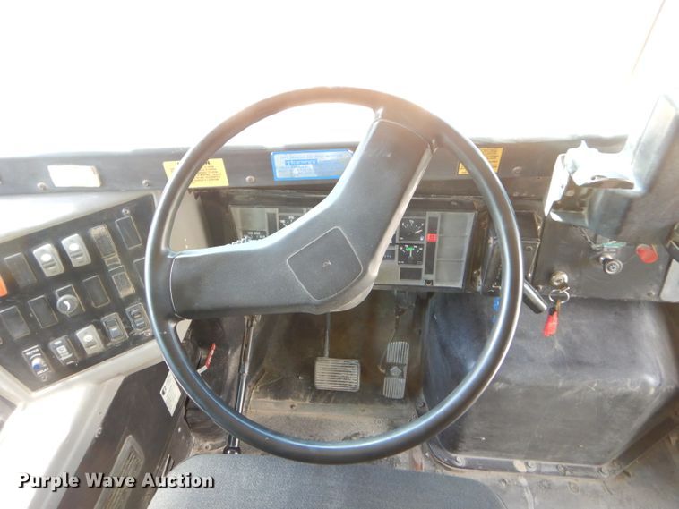 image for item ED9494 2000 International 3800 Thomas school bus