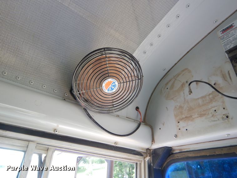 image for item ED9494 2000 International 3800 Thomas school bus