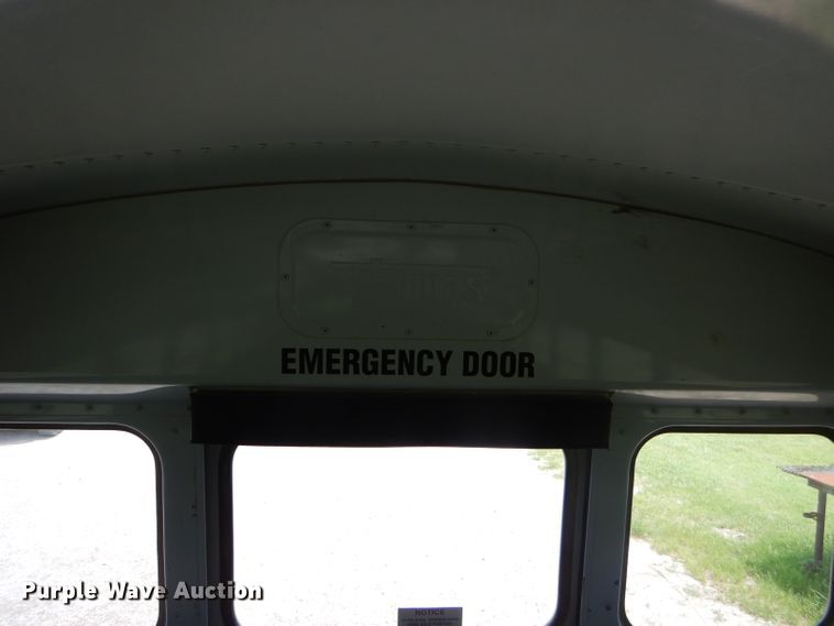 image for item ED9494 2000 International 3800 Thomas school bus