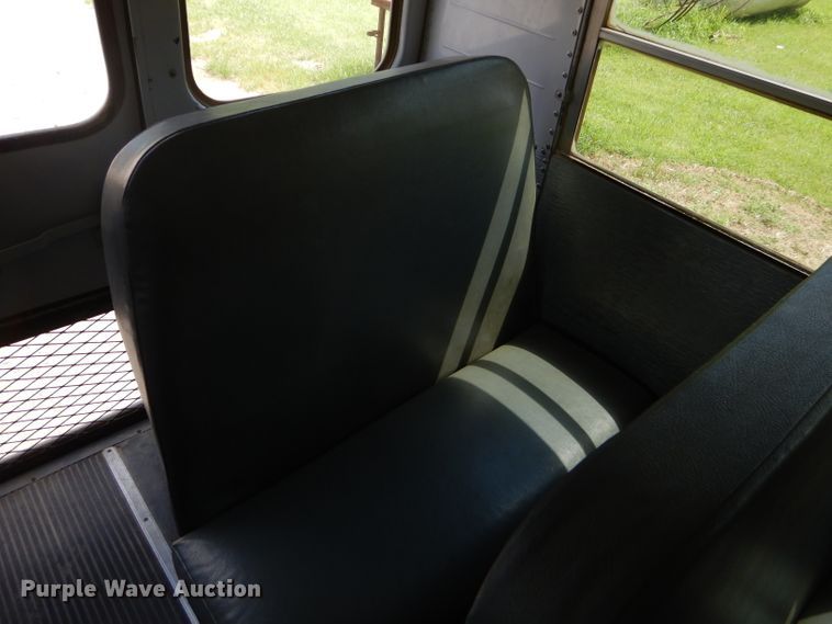 image for item ED9494 2000 International 3800 Thomas school bus