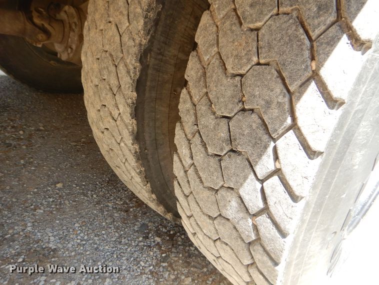 image for item ED9494 2000 International 3800 Thomas school bus