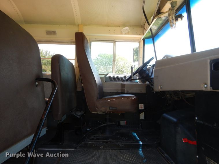 image for item ED9495 2002 International CE Thomas school bus