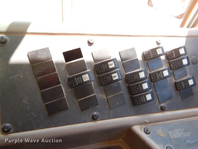 image for item ED9495 2002 International CE Thomas school bus