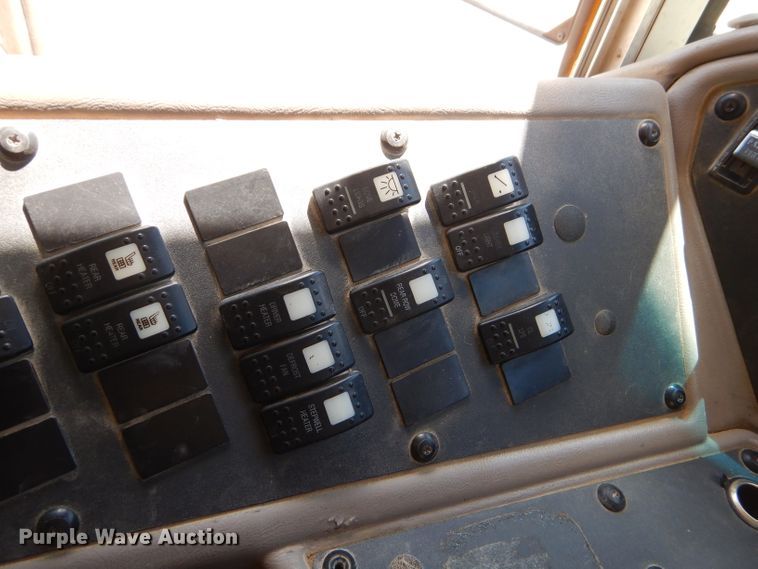 image for item ED9495 2002 International CE Thomas school bus