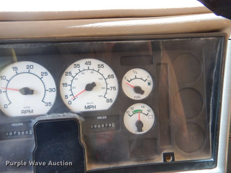 image for item ED9495 2002 International CE Thomas school bus