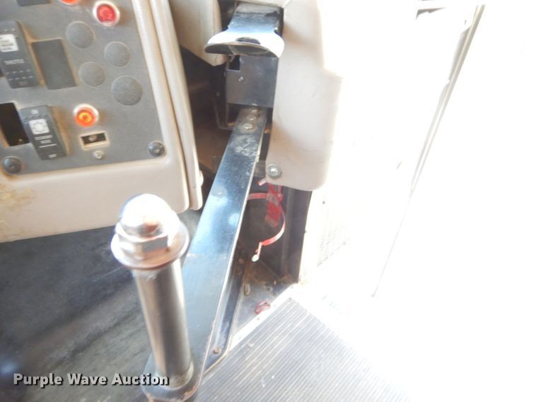 image for item ED9495 2002 International CE Thomas school bus