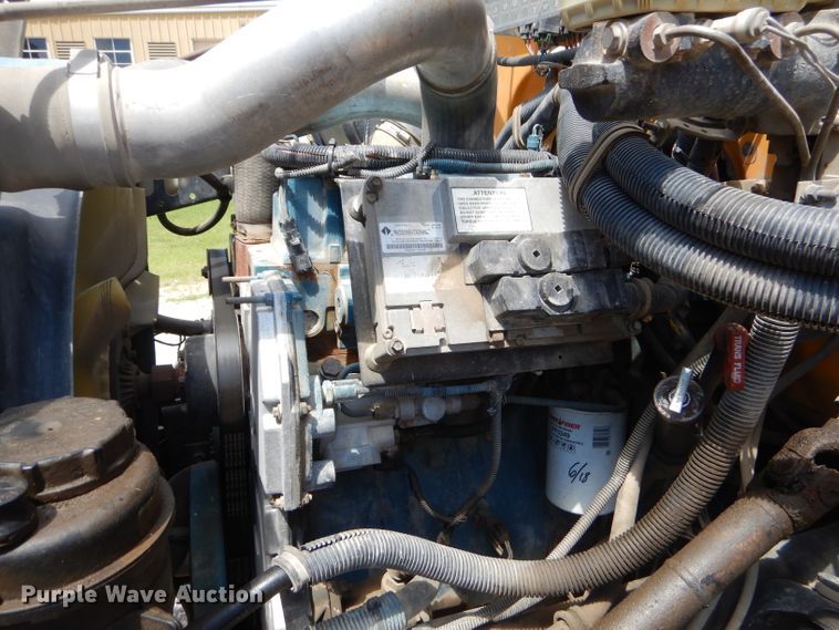 image for item ED9495 2002 International CE Thomas school bus