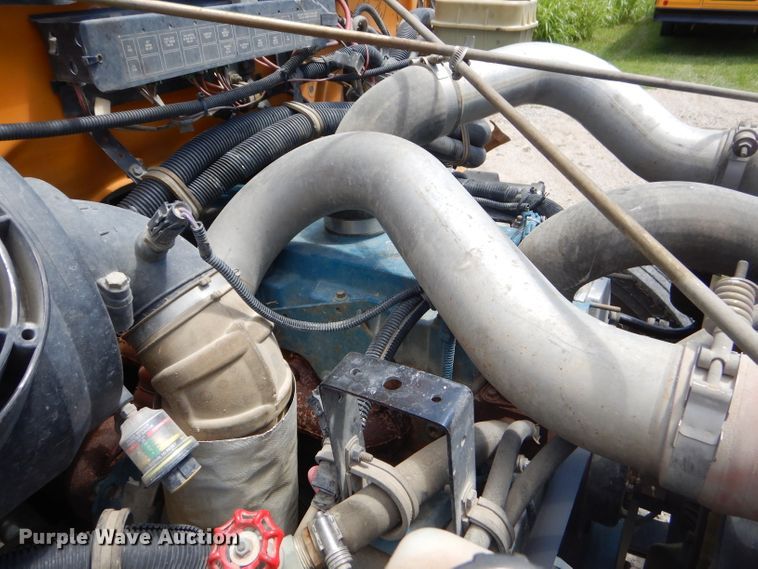 image for item ED9495 2002 International CE Thomas school bus