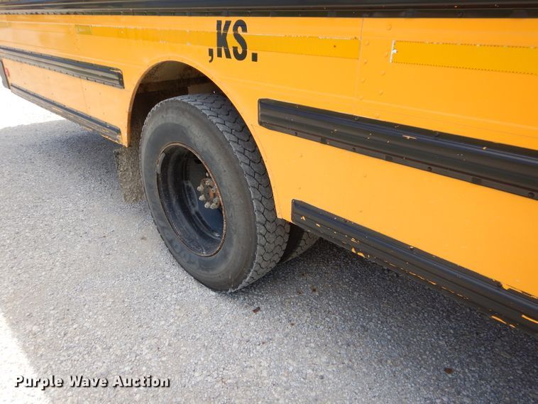 image for item ED9495 2002 International CE Thomas school bus