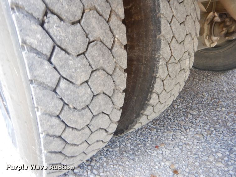 image for item ED9495 2002 International CE Thomas school bus