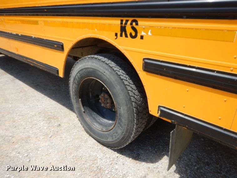 image for item ED9495 2002 International CE Thomas school bus