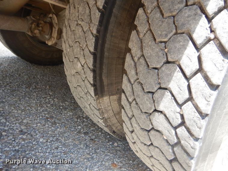 image for item ED9495 2002 International CE Thomas school bus