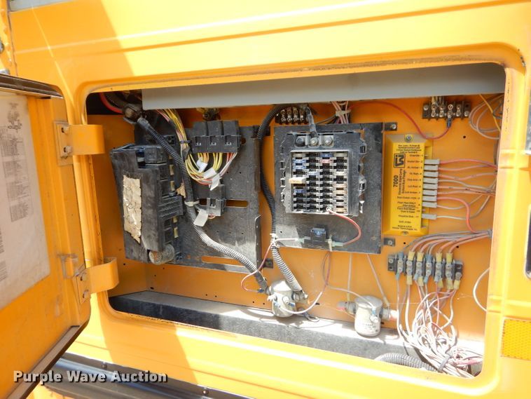 image for item ED9495 2002 International CE Thomas school bus