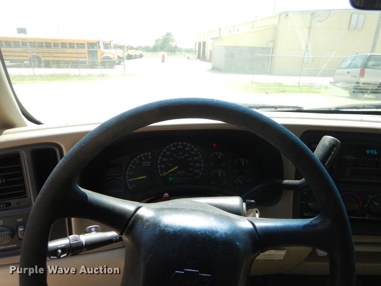 image for item ED9496 2001 Chevrolet Suburban C1500 SUV