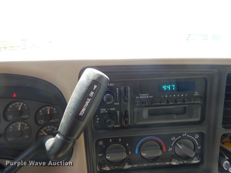 image for item ED9496 2001 Chevrolet Suburban C1500 SUV