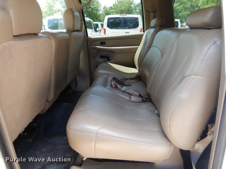 image for item ED9496 2001 Chevrolet Suburban C1500 SUV