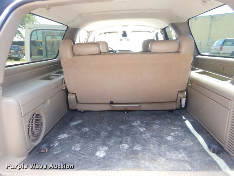 image for item ED9496 2001 Chevrolet Suburban C1500 SUV