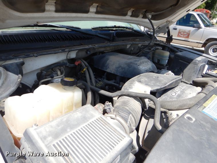 image for item ED9496 2001 Chevrolet Suburban C1500 SUV