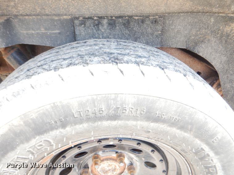 image for item ED9496 2001 Chevrolet Suburban C1500 SUV