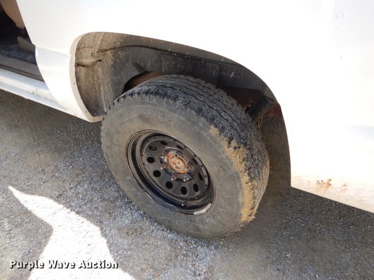 image for item ED9496 2001 Chevrolet Suburban C1500 SUV