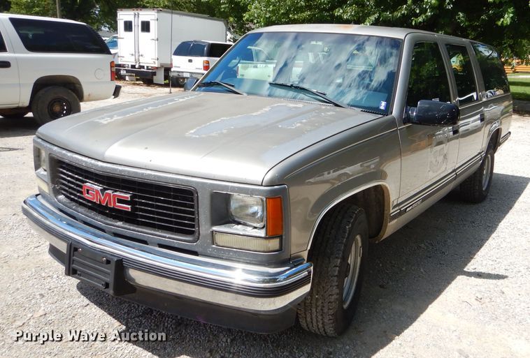 image for item ED9497 1999 GMC Suburban 1500 SUV