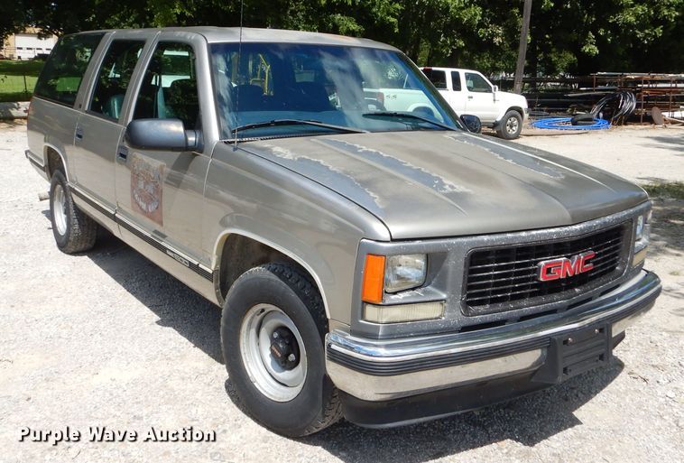 image for item ED9497 1999 GMC Suburban 1500 SUV