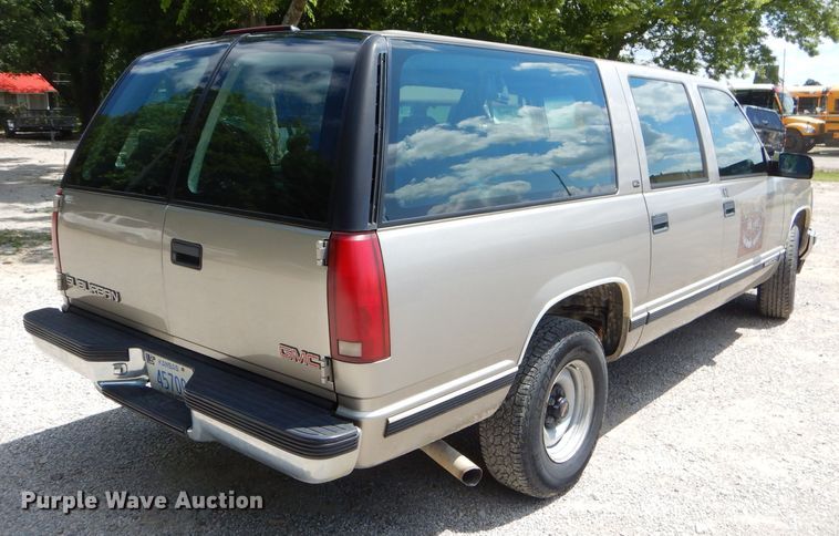 image for item ED9497 1999 GMC Suburban 1500 SUV