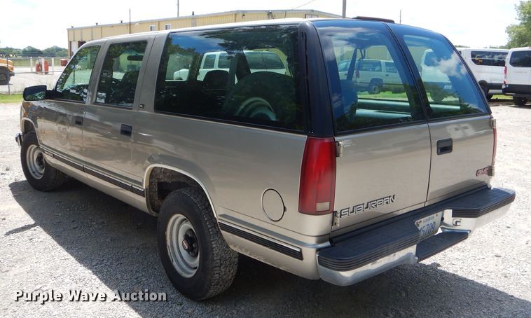 image for item ED9497 1999 GMC Suburban 1500 SUV