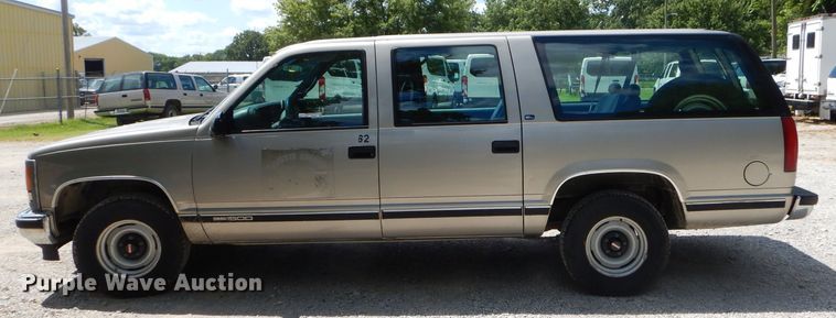 image for item ED9497 1999 GMC Suburban 1500 SUV