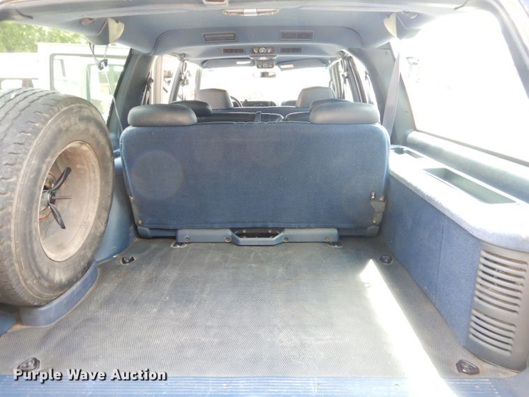 image for item ED9497 1999 GMC Suburban 1500 SUV