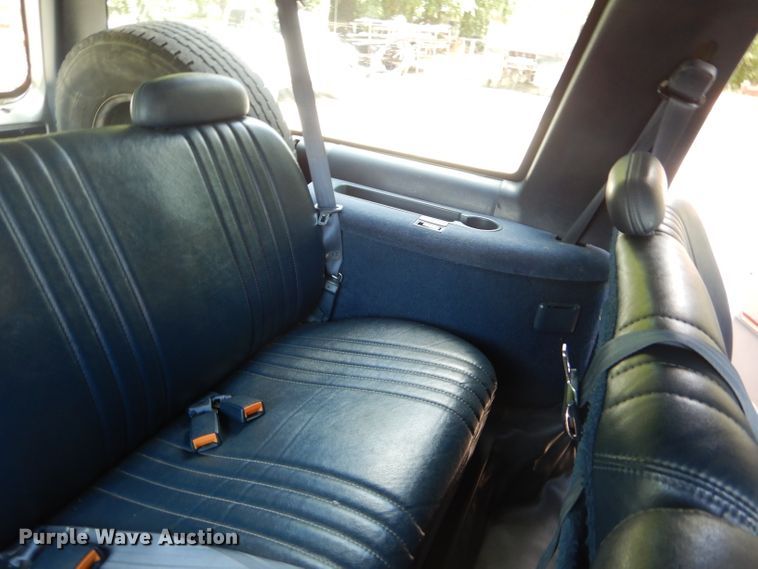 image for item ED9497 1999 GMC Suburban 1500 SUV