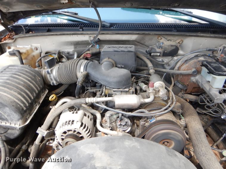 image for item ED9497 1999 GMC Suburban 1500 SUV