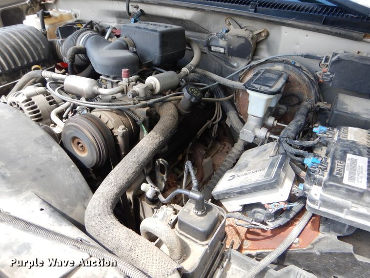 image for item ED9497 1999 GMC Suburban 1500 SUV