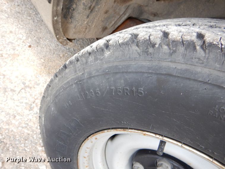 image for item ED9497 1999 GMC Suburban 1500 SUV