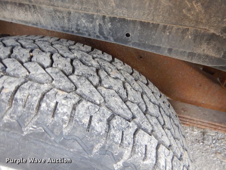 image for item ED9497 1999 GMC Suburban 1500 SUV