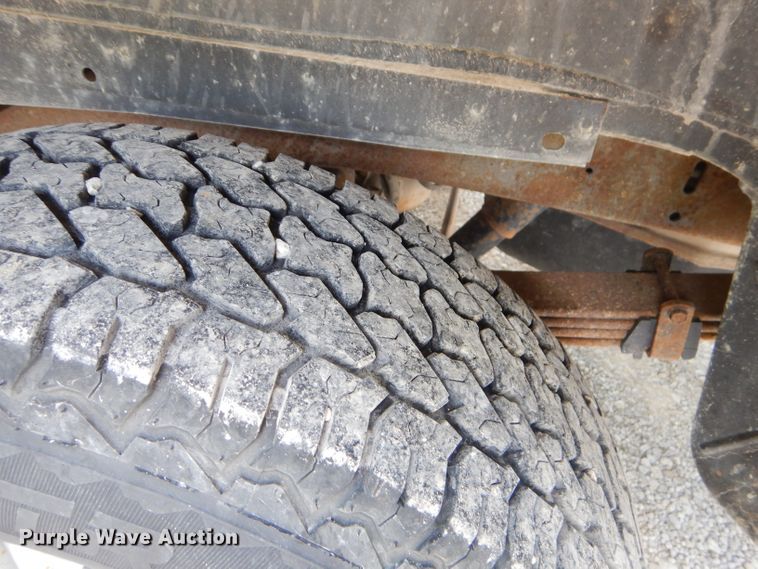 image for item ED9497 1999 GMC Suburban 1500 SUV